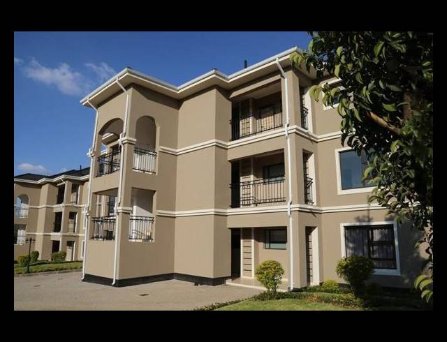 3 BEDROOM TOWNHOUSE FOR SALE IN FOURWAYS